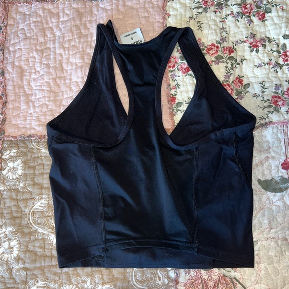 GYMSHARK BLACK TOP - Picture 3 of 3